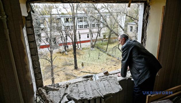 Втрачене двічі помешкання, мистецтво з гільз та перший сніг.